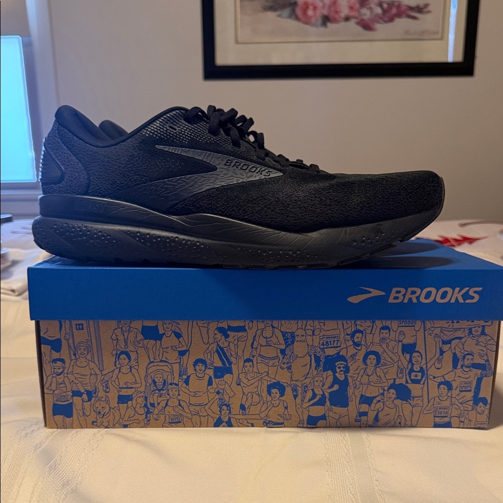 Brooks Men's black ghost 16 Athletic Shoes